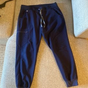 Figs Zamora Jogger Scrub Bottoms in Navy